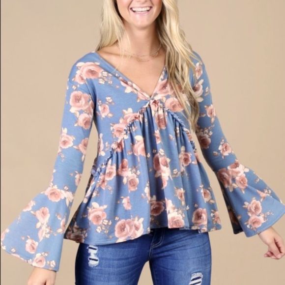Altar'd State Tops - Alter’d State Brisk floral bell sleeve top